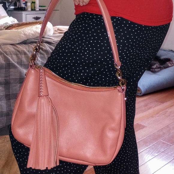 JIMMY CHOO, NWT;RETAILS $850; POWDER PINK W/ OVERSIZED TASSEL;GORGEOUS - Picture 4 of 10